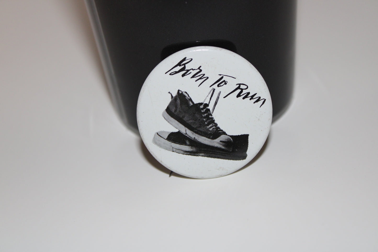 Bruce Springsteen - 1st Born To Run Promo Pin/Badge - 1975 Original - Collectible