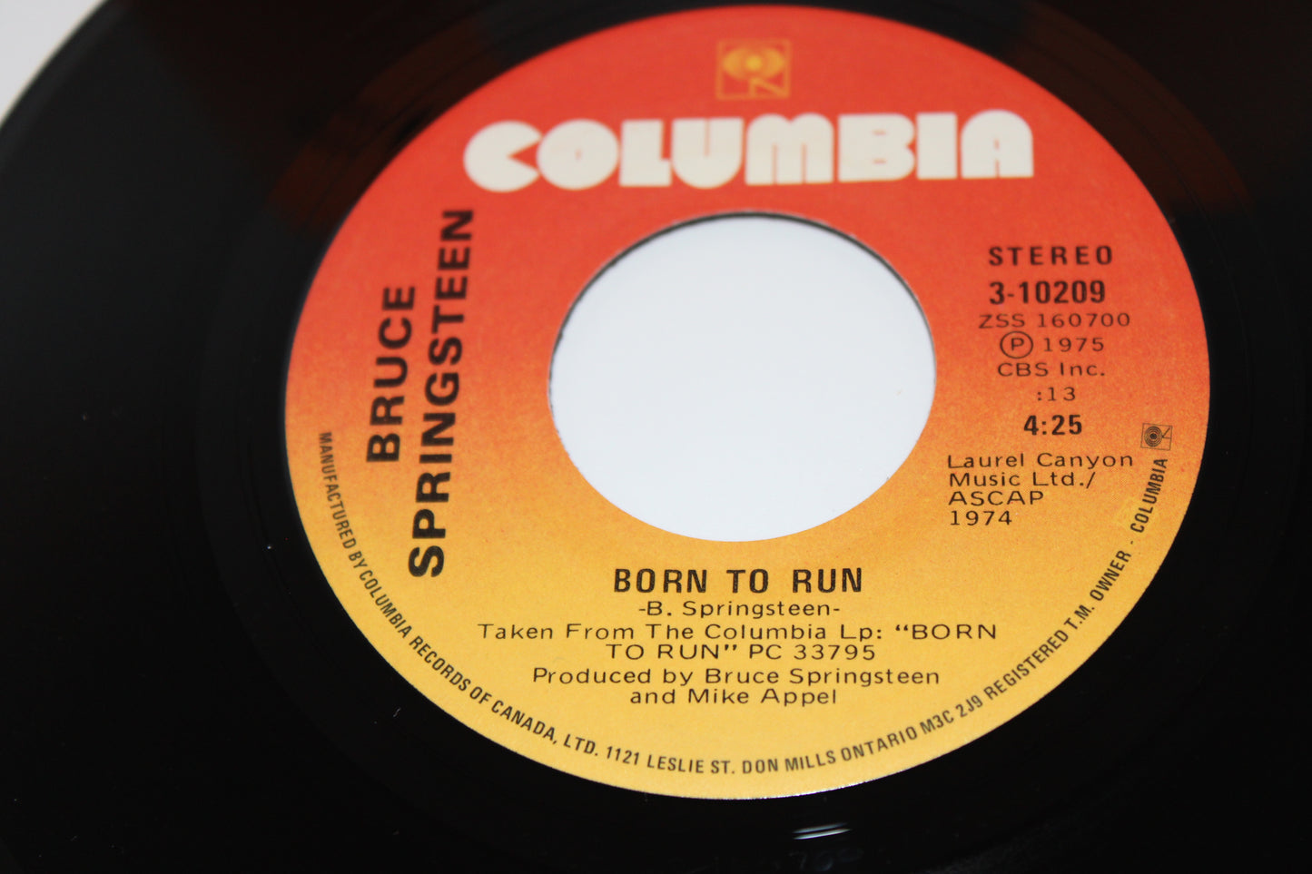 Bruce Springsteen "BORN TO RUN" 45 Record Single 1975 Canadian with CBS Sleeve NM